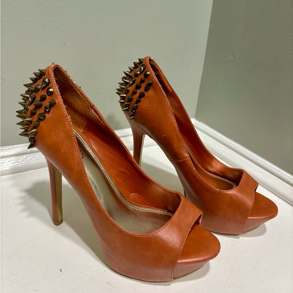 Bakers Brown Platform Stiletto Peep Toe Heels w/ Spiked Backs- size 8M